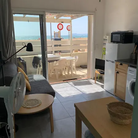 Dans Maison Face à La 2ch Hyères